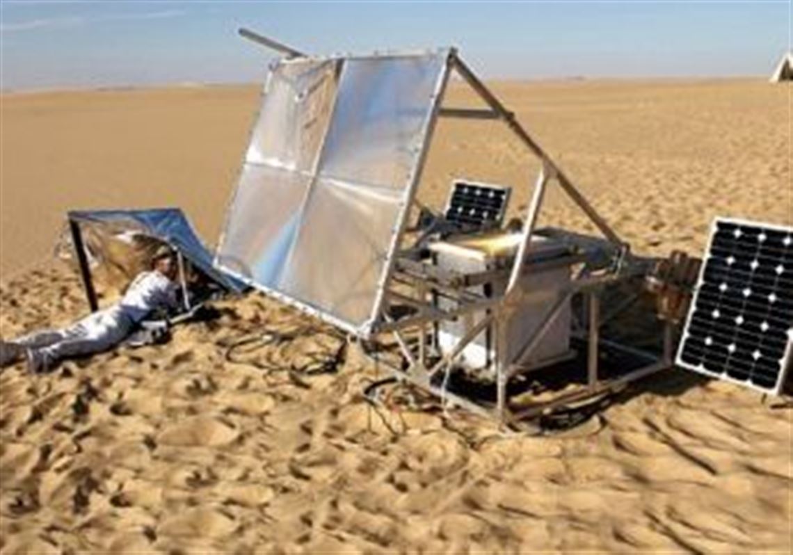 Markus Kayser traveled to the Sahara to explore energy production and raw material, combining micro-manufacturing with natural energy in "SolarSinter," a custom-made 3-D printer that used solar power to transform sand into glass objects.