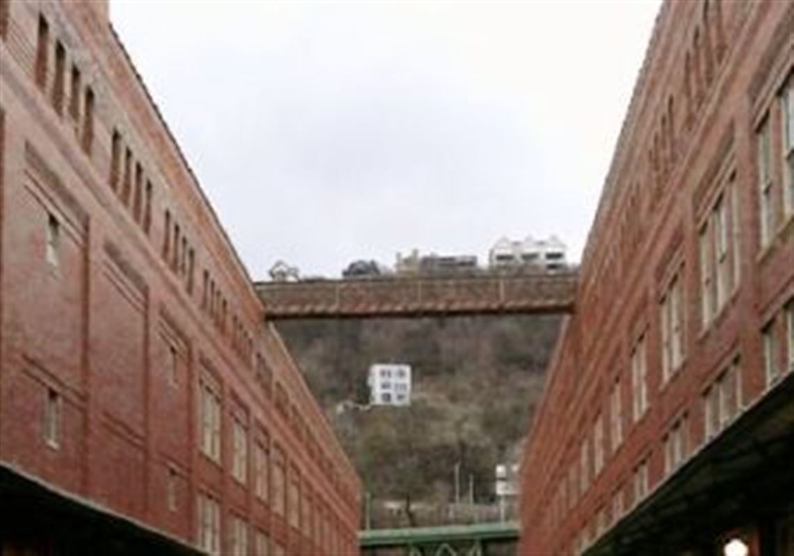 The upper floors of the Terminal Building, as seen from Terminal Way looking south.