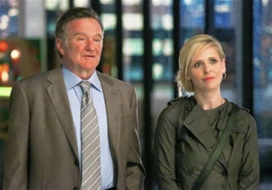 Robin Williams returns to series TV as the owner of an ad agency in the workplace comedy "The Crazy Ones," with Sarah Michelle Gellar as his daughter.