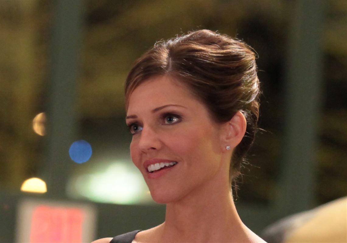  "Killer Women" stars Tricia Helfer as Molly Parker.