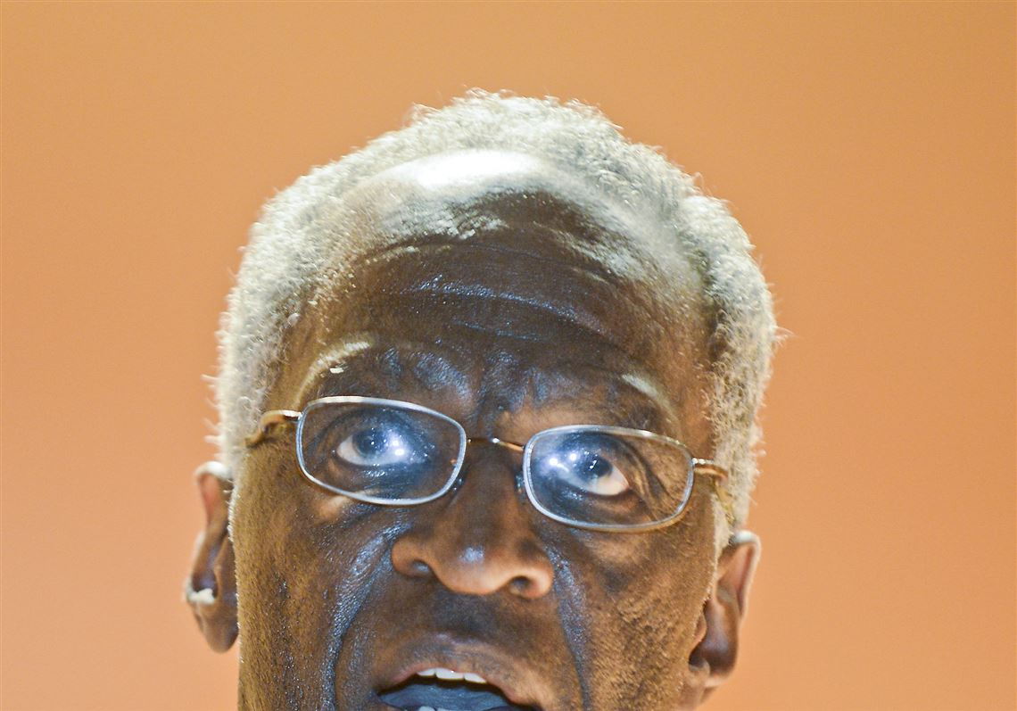 Keynote speaker Dr. Howard Fuller.