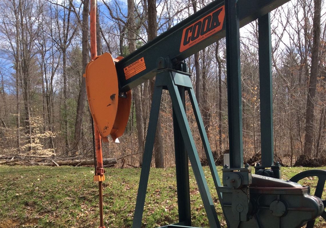 A conventional well in operation. The Pennsylvania Legislature is poised to let an array of new shale gas drilling regulations take effect in a deal that will cancel revised rules for the state’s traditional drilling industry.