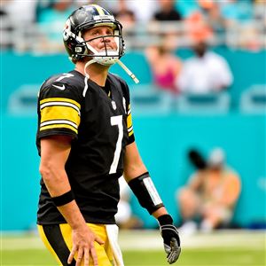 Steelers quarterback Ben Roethlisberger walks off the field after a three and out in the fourth quarter against the Dolphins Sunday at Hard Rock Stadium.