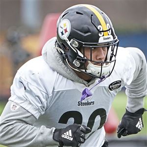 Steelers running back James Conner goes through drills during afternoon practice Thursday, Dec. 5, 2018, at the UPMC Rooney Sports Complex on the South Side. 