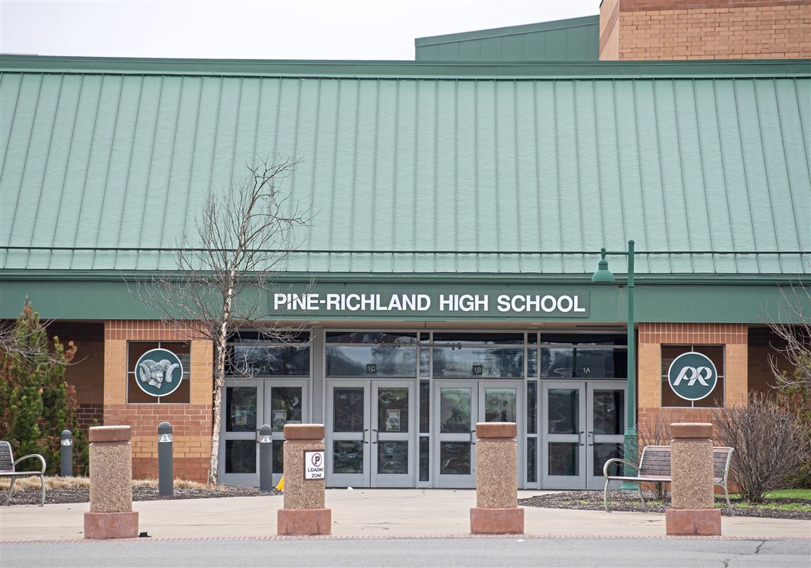 Residents push Pine-Richland school directors to pull books from library |  Pittsburgh Post-Gazette
