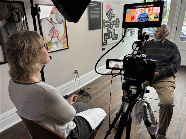 Annette Banks interviews Sala Udin during the production of "The Price of Resistance: Sala Udin, An American Agitator." 