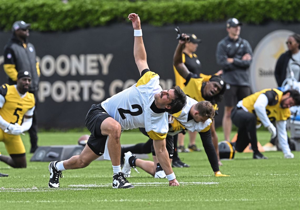 Joe Starkey: Terry Bradshaw’s right for ripping Steelers as they wait on Mr. Rodgers