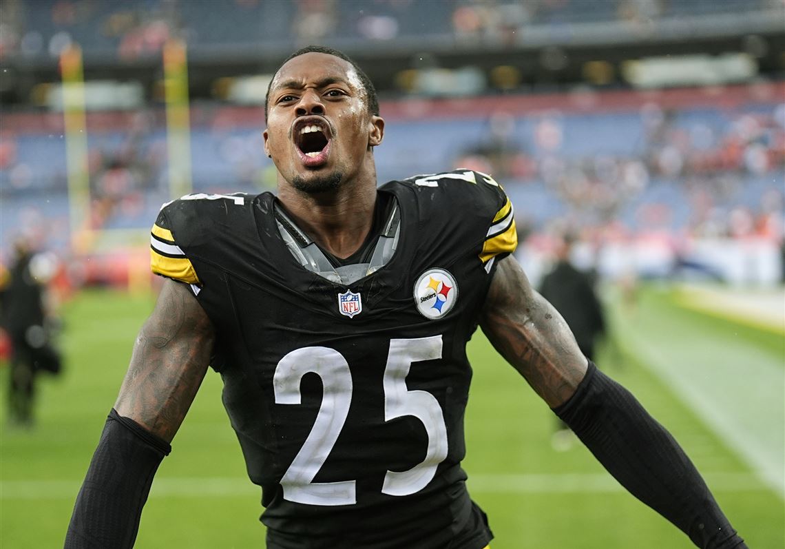 After his pay raise request was denied, Steelers star DeShon Elliott uttered eight angry words to the Steelers coaching staff: "I'm not playing for less than I'm worth." The scathing ultimatum has cast doubt on his future with the Steelers past 2025...vannguyen