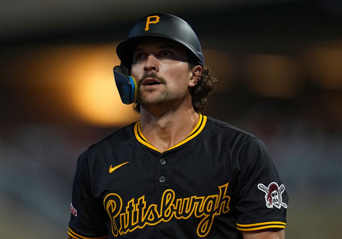 Pirates deal Adam Frazier to Royals for infielder Cam Devanney