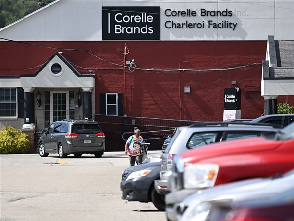 After months of shutdown delays, the Corelle Brands glass plant in Charleroi ended production Friday. More than 100 employees — most of the remaining staff — were laid off.