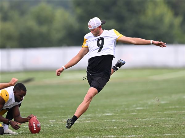 Chris Boswell kicks a field goal during practice at Steelers training camp at Saint Vincent College in Latrobe on Tuesday, August 5, 2025.