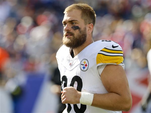 Pittsburgh Steelers tight end Pat Freiermuth (88) reacts during the first half of an NFL football game against the New England Patriots, Sunday, Sept. 21, 2025, in Foxborough, Mass.